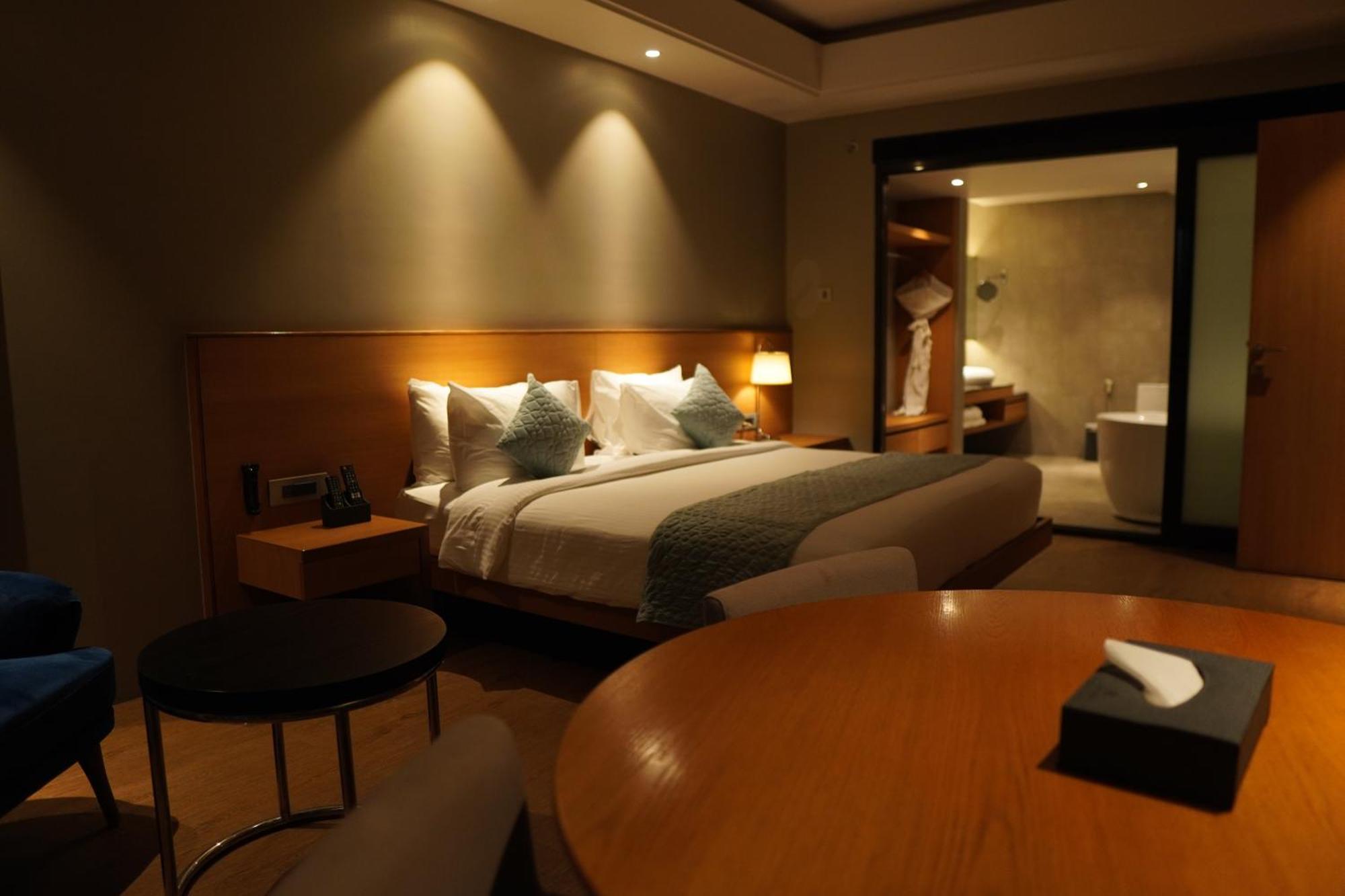 Kiranshree Grand Hotell Guwahati Eksteriør bilde