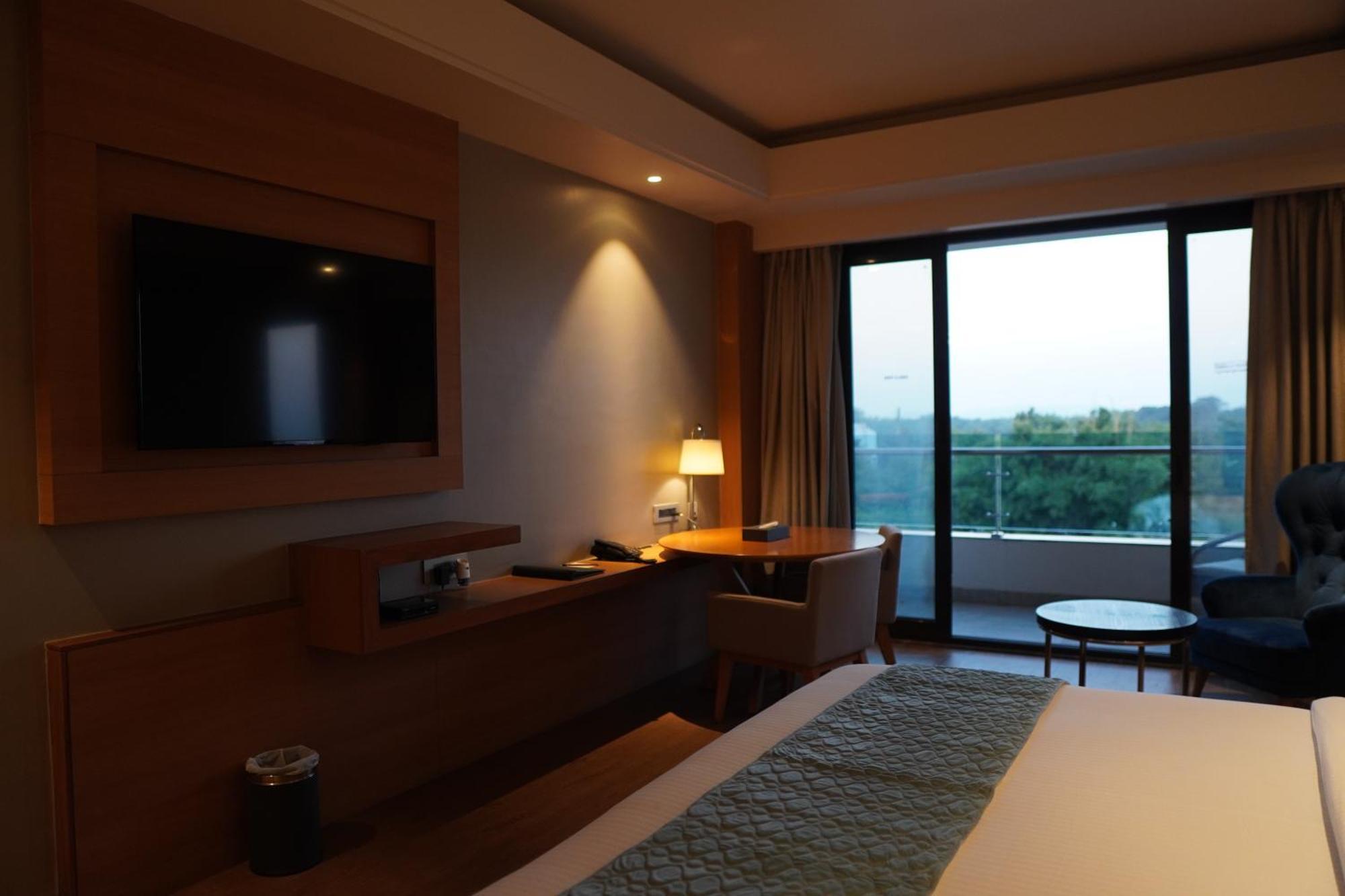 Kiranshree Grand Hotell Guwahati Eksteriør bilde